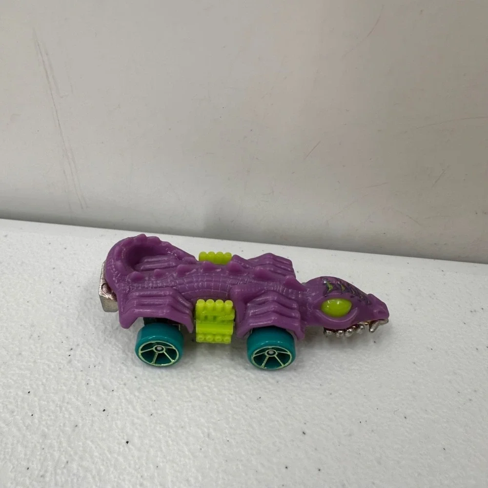 Hot Wheels 2014-2015 Collectible Die-Cast Toy Cars Set Of 4 Submarine‎ Joker Car